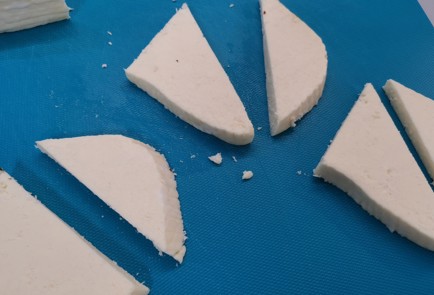 Фото шага рецепта Жареный адыгейский сыр с чесноком 186847 шаг 1  