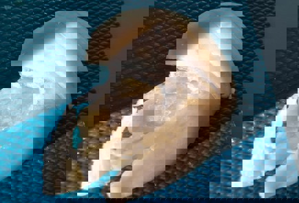 Фото шага рецепта Жареный адыгейский сыр в чесночном масле 151120 шаг 2