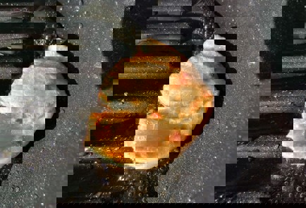 Фото шага рецепта Жареный адыгейский сыр в чесночном масле 151120 шаг 4