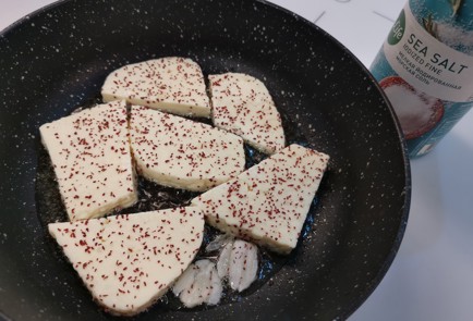 Фото шага рецепта Жареный адыгейский сыр 186400 шаг 8