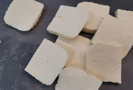 Фото шага рецепта Жареный адыгейский сыр 189204 шаг 1  