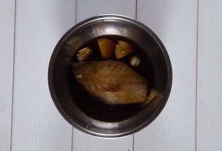 Фото шага рецепта Жареный черный гренадер с капустой пакчой 139356 шаг 1  