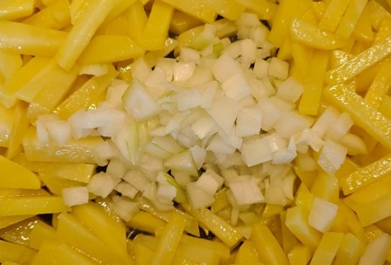 Фото шага рецепта Жареный картофель с тушенкой 189856 шаг 6  