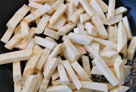 Фото шага рецепта Жареный корень сельдерея 174118 шаг 5  