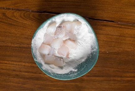 Фото шага рецепта Жареный малоглазый макрурус с овощами 136704 шаг 2