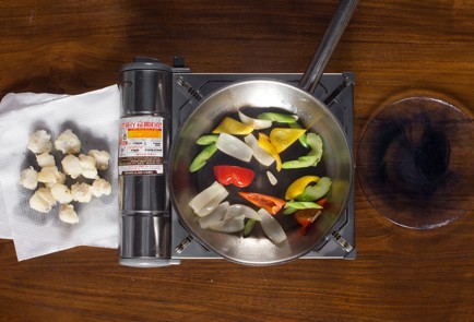 Фото шага рецепта Жареный малоглазый макрурус с овощами 136704 шаг 5