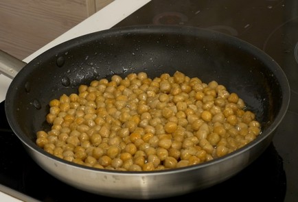 Фото шага рецепта Жареный нут 34555 шаг 2  