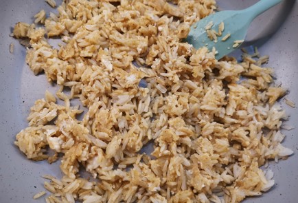 Фото шага рецепта Жареный рис с яйцом 190987 шаг 10  