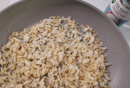 Фото шага рецепта Жареный рис с яйцом 190987 шаг 6  