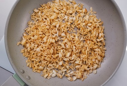 Фото шага рецепта Жареный рис с яйцом 190987 шаг 8  