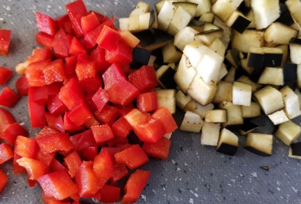 Фото шага рецепта Жареный сыр халуми с пряными овощами 152331 шаг 1  