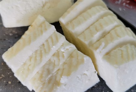 Фото шага рецепта Жареный сыр халуми с пряными овощами 152331 шаг 2  