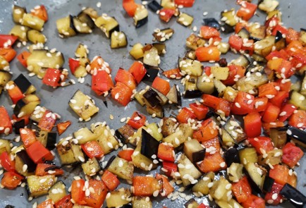 Фото шага рецепта Жареный сыр халуми с пряными овощами 152331 шаг 6  