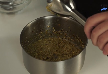 Фото шага рецепта Жареный сыр с чатни из черешни 125423 шаг 3  