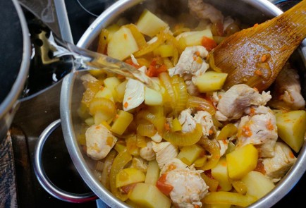 Фото шага рецепта Жаркое из курицы с овощами 174532 шаг 17