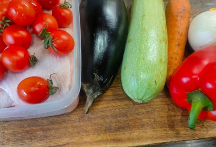 Фото шага рецепта Жаркое из курицы с овощами 175500 шаг 1  