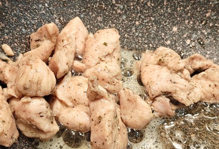 Фото шага рецепта Жаркое из курицы 191049 шаг 5  