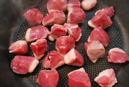 Фото шага рецепта Жаркое из утки с грибами 173413 шаг 4