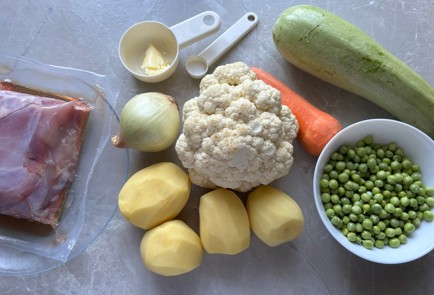 Фото шага рецепта Жаркое в горшочках с кроликом 190012 шаг 1