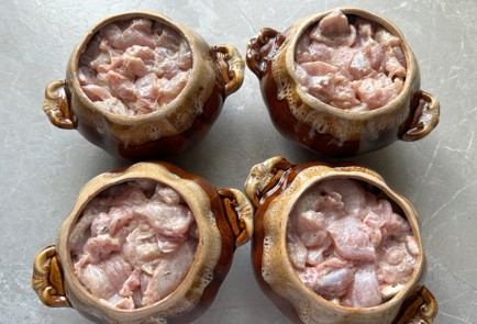 Фото шага рецепта Жаркое в горшочках с кроликом 190012 шаг 8