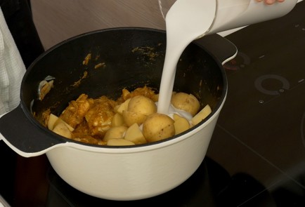 Фото шага рецепта Курица карри 137247 шаг 6  