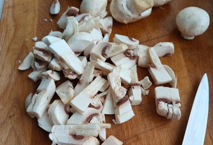 Фото шага рецепта Запеченные блины с жюльеном 175269 шаг 3  