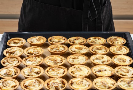 Фото шага рецепта Жульен в тарталетках 187619 шаг 10  