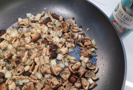 Фото шага рецепта Жюльен из опят 187106 шаг 8  