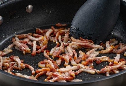 Фото шага рецепта Жюльен с курицей грибами и плавленым сыром 188038 шаг 5  