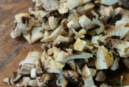 Фото шага рецепта Жюльен с курицей на сковороде 191188 шаг 4  