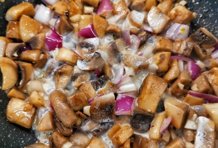 Фото шага рецепта Жюльен с трюфельным соусом 173408 шаг 6  