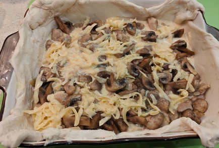 Фото шага рецепта Жюльен в слоеном тесте 189090 шаг 11  