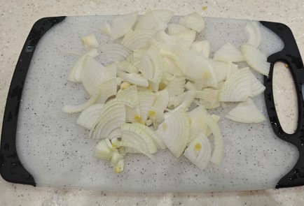 Фото шага рецепта Жюльен в слоеном тесте 189090 шаг 2  