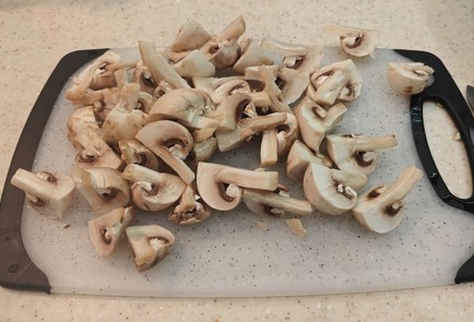 Фото шага рецепта Жюльен в слоеном тесте 189090 шаг 5  