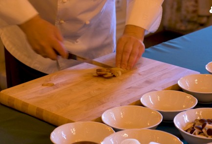 Фото шага рецепта Жюльен в тесте 151571 шаг 2  