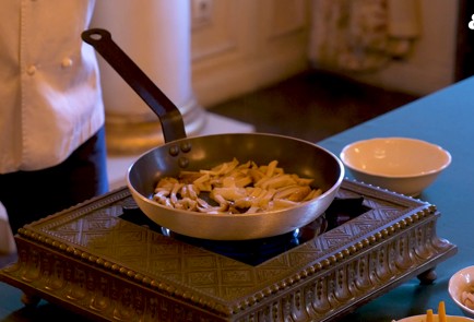 Фото шага рецепта Жюльен в тесте 151571 шаг 8  