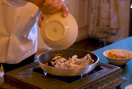 Фото шага рецепта Жюльен в тесте 151571 шаг 9  