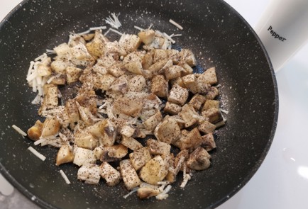 Фото шага рецепта Жюльен 188241 шаг 5