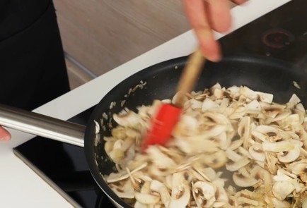 Фото шага рецепта Жюльен 94046 шаг 3  