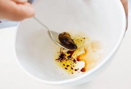 Фото шага рецепта Золотая форель с брюссельской капустой 30403 шаг 4  