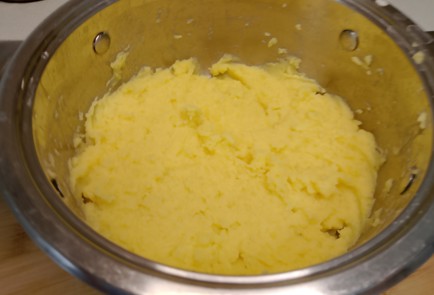 Фото шага рецепта Зразы картофельные с сыром 191610 шаг 2  