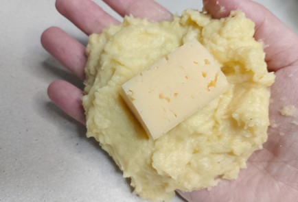 Фото шага рецепта Зразы картофельные с сыром 191610 шаг 6  