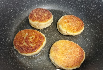 Фото шага рецепта Зразы картофельные с сыром 191610 шаг 9  