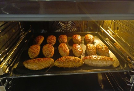 Фото шага рецепта Зразы мясные с начинкой из яиц 187052 шаг 13  