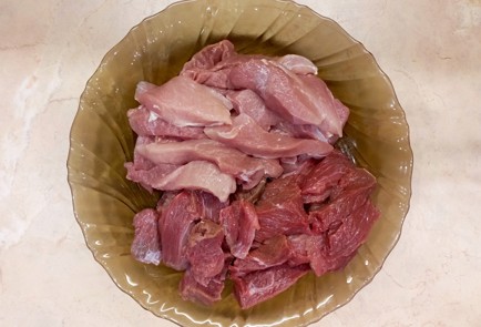 Фото шага рецепта Зразы мясные с начинкой из яиц 187052 шаг 3  