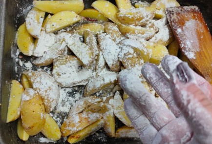 Фото шага рецепта Зубатка с картофелем 175118 шаг 12