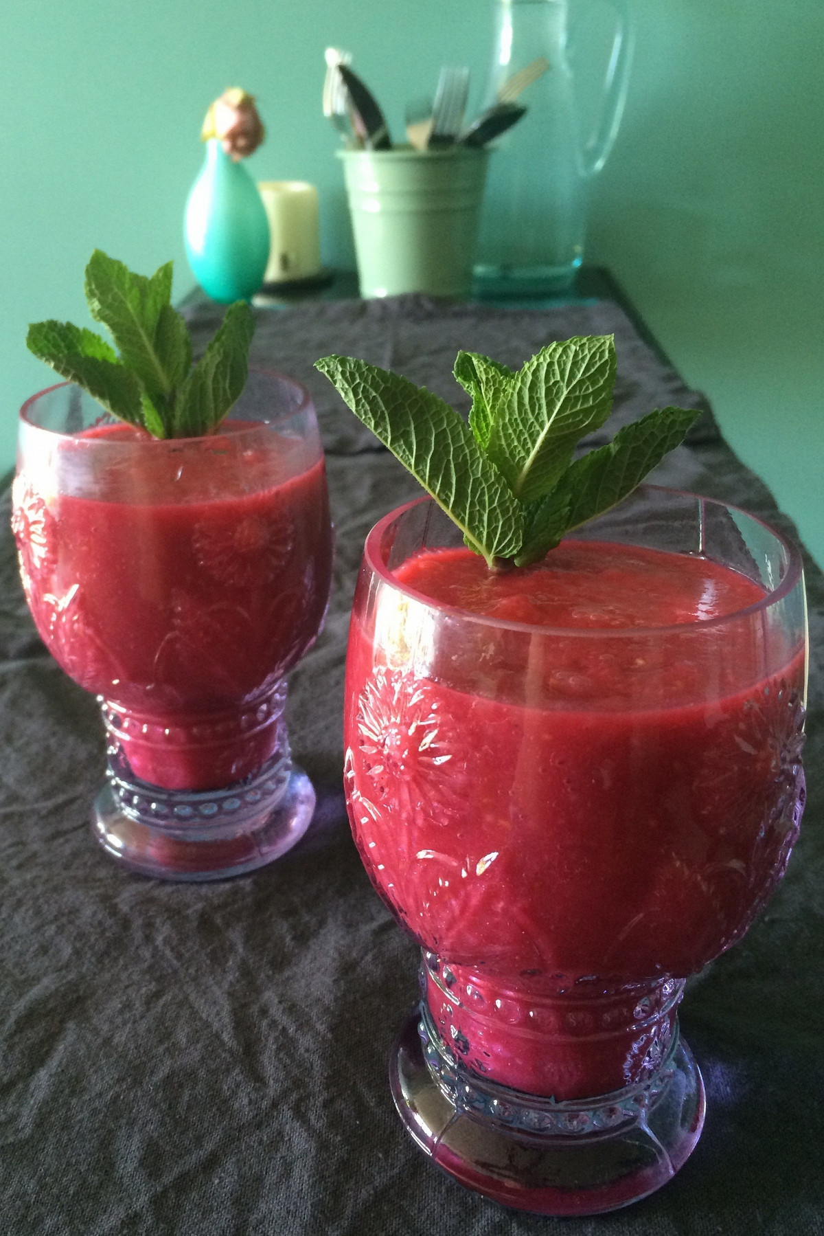 Фото рецепт Смузи из ананаса с малиной