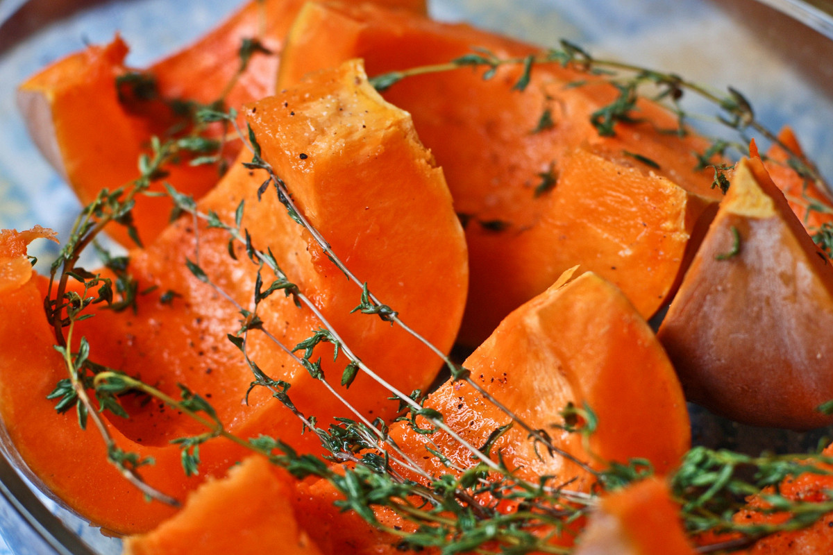 Фото рецепт Запеченная тыква с травами