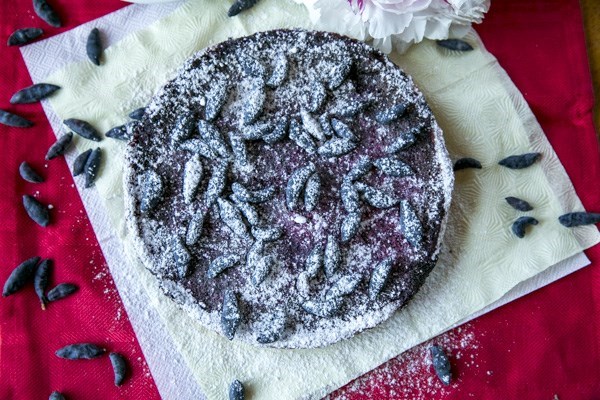 Фото рецепт Тарт с жимолостью