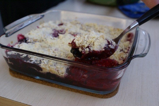 Фото рецепт Ягодный крамбл